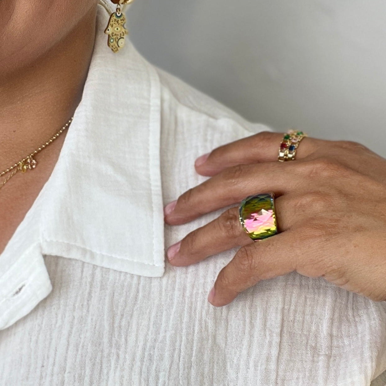 Iridescent gem ring