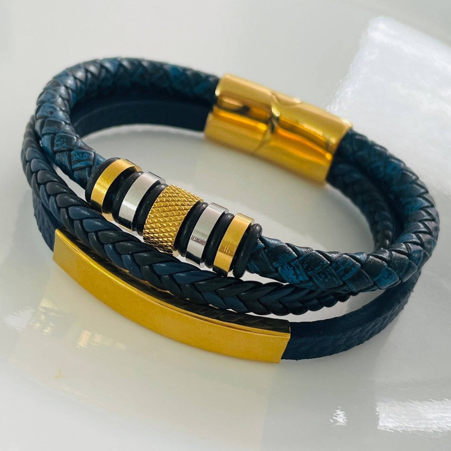 Men in blue bracelet