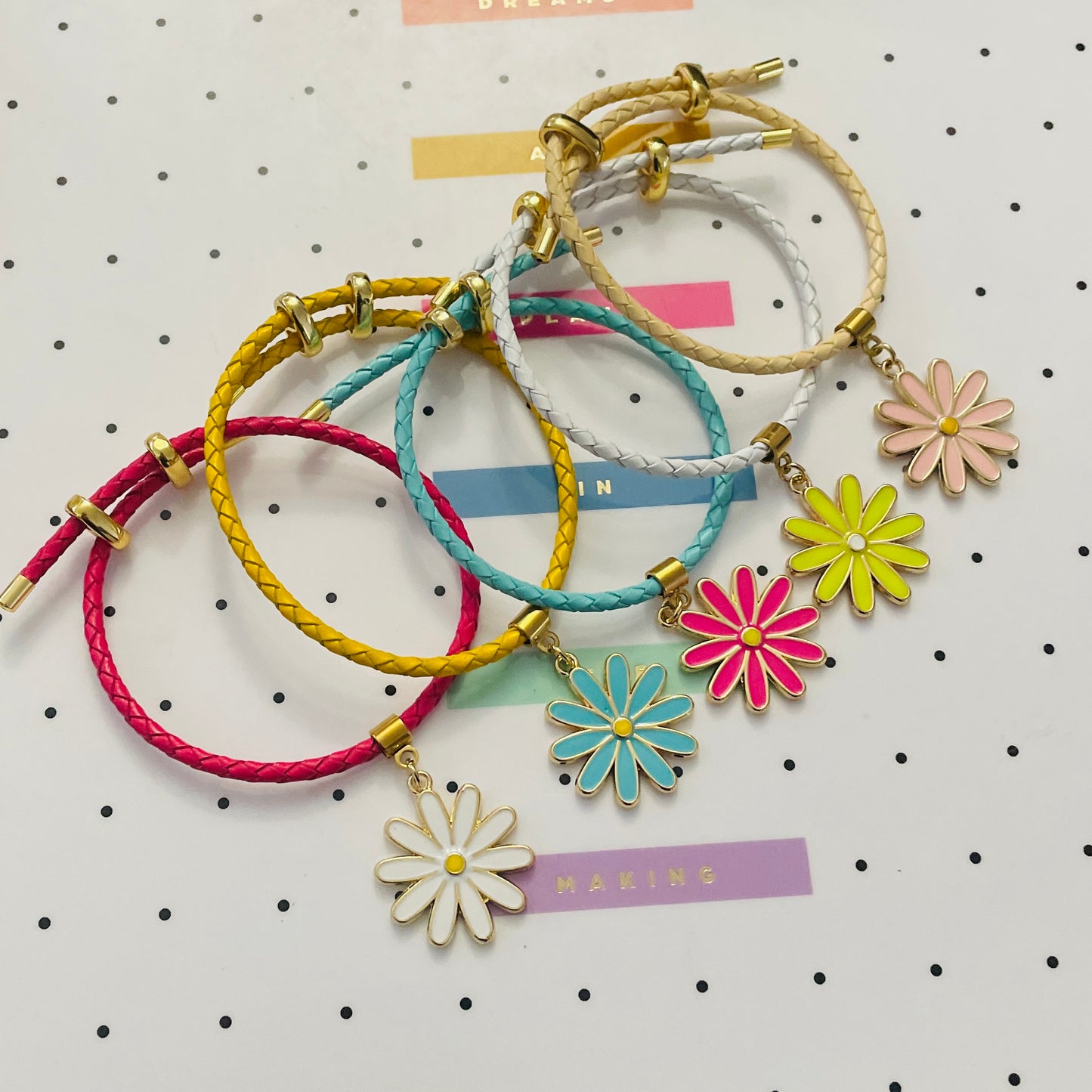Leather adjustable daisy bracelet
