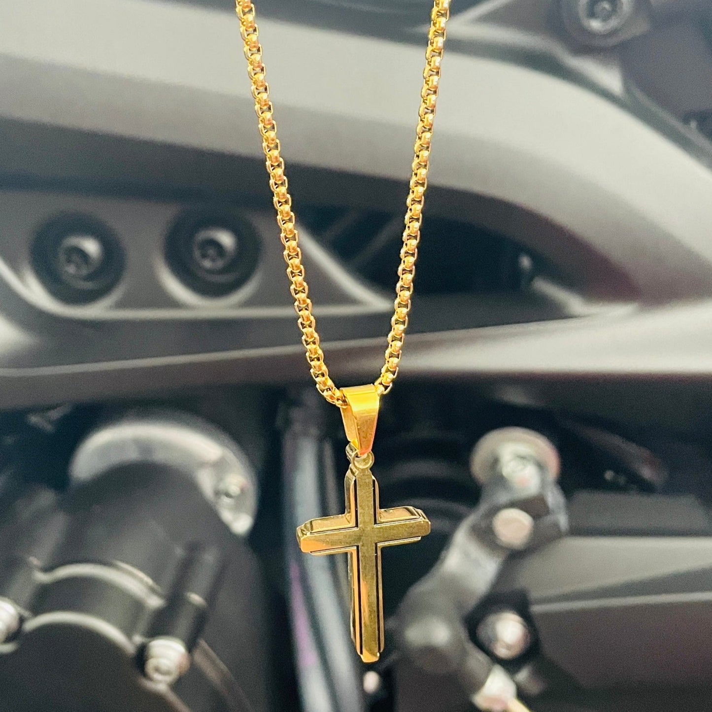 Edgy cross gold necklace