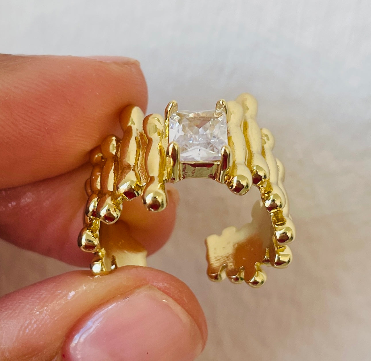 Bold beautiful big rhinestone ring