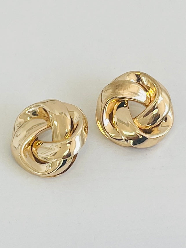 Twist stud earrings