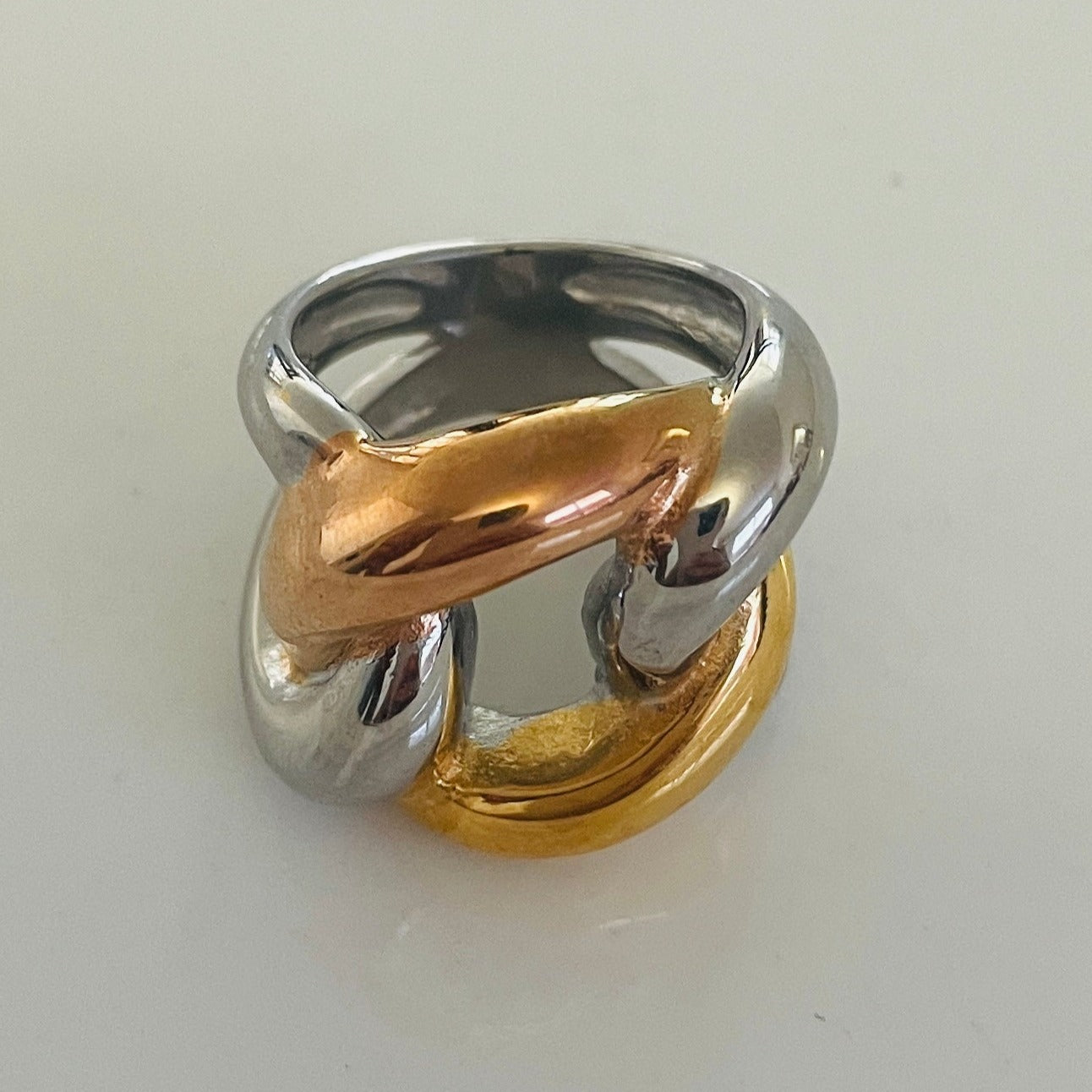 3 colored chain ring