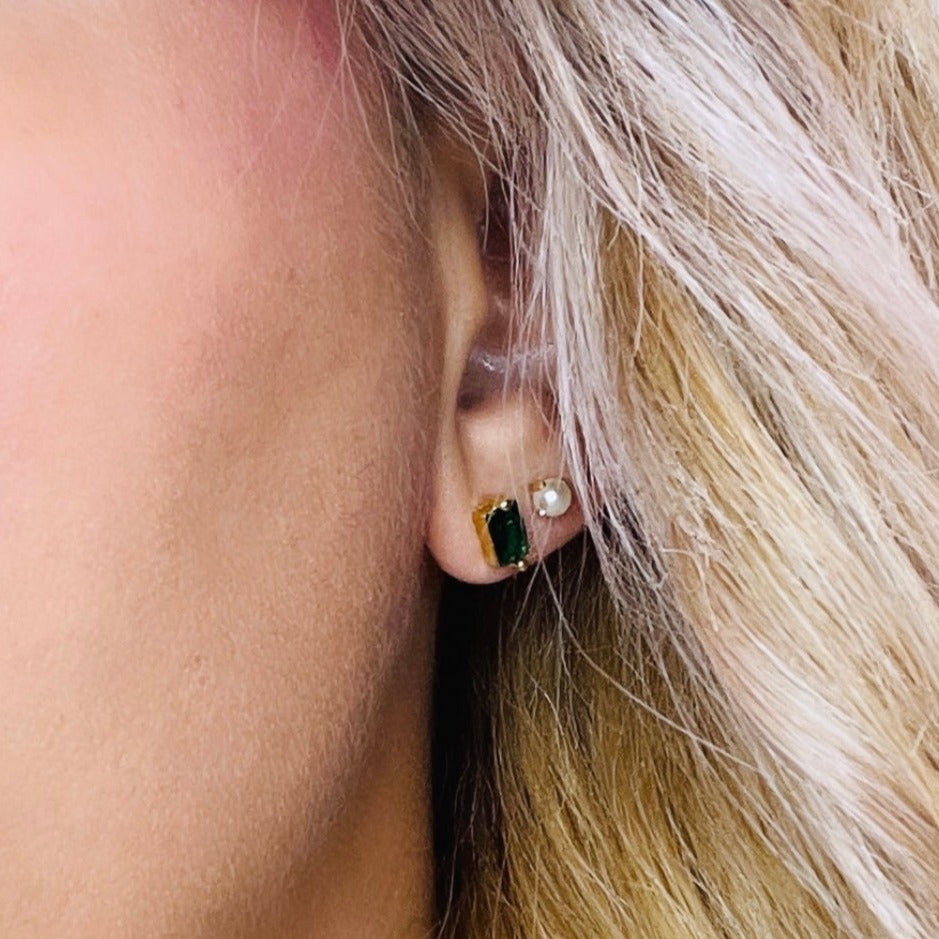 Green rhinestone stud earrings