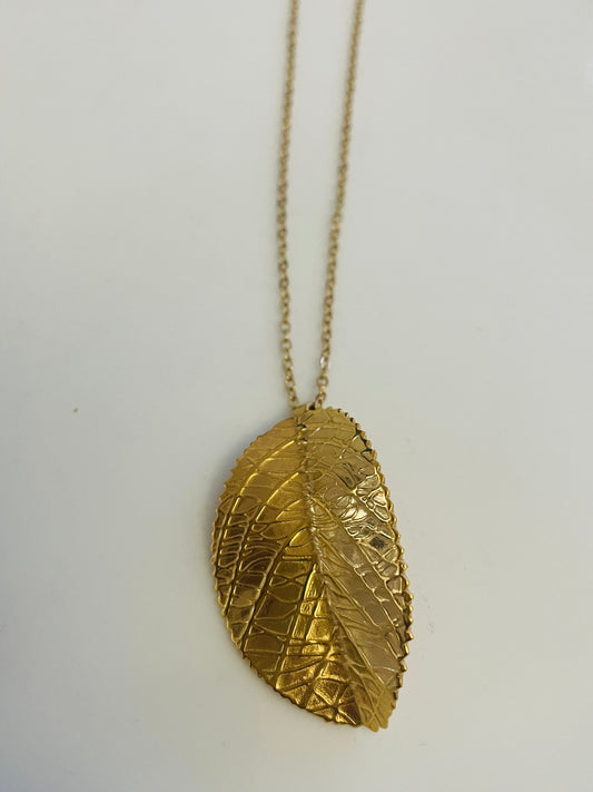 Golden leaf necklace