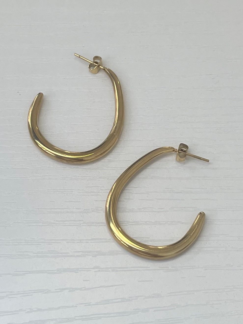 Big curved gold hoops