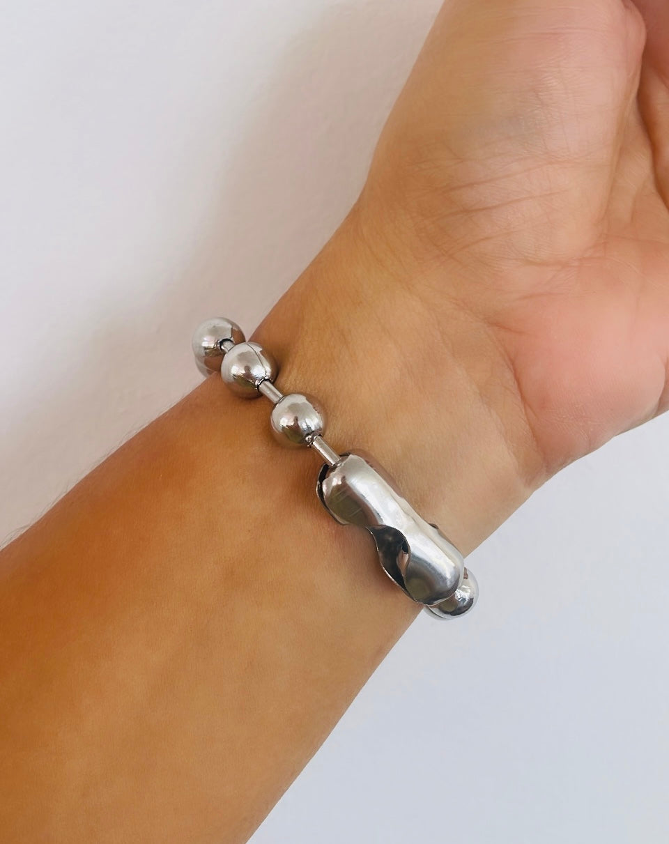 Medium silver balls bracelet