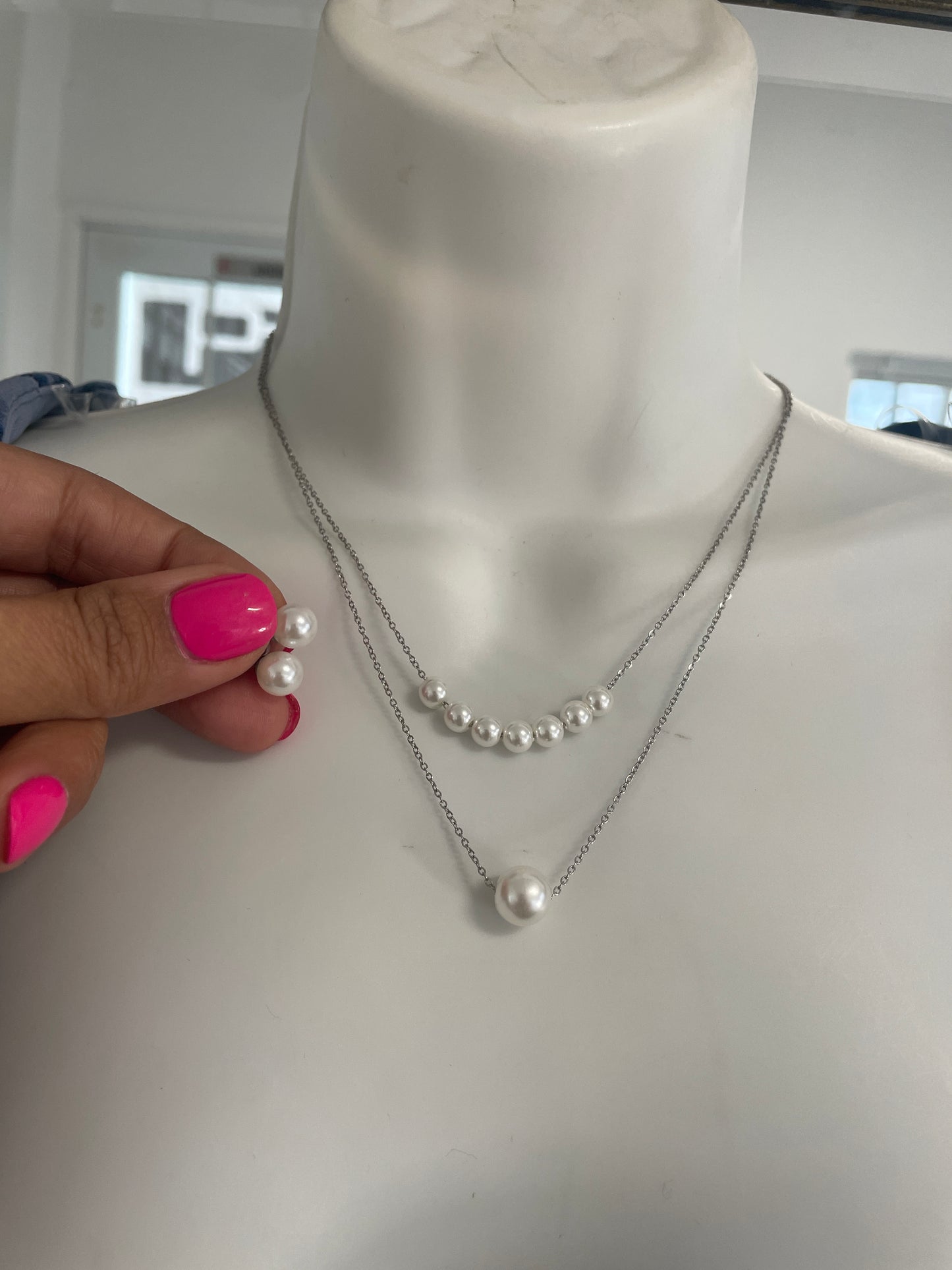 Silver/pearls layered necklace set