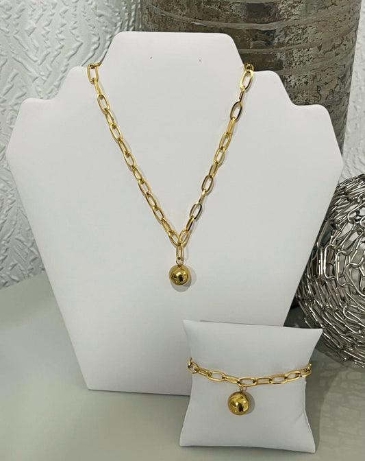 Paper clip gold necklace