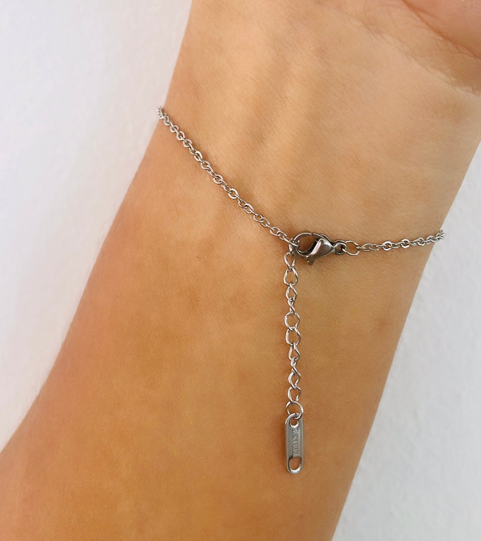 Bow bracelet