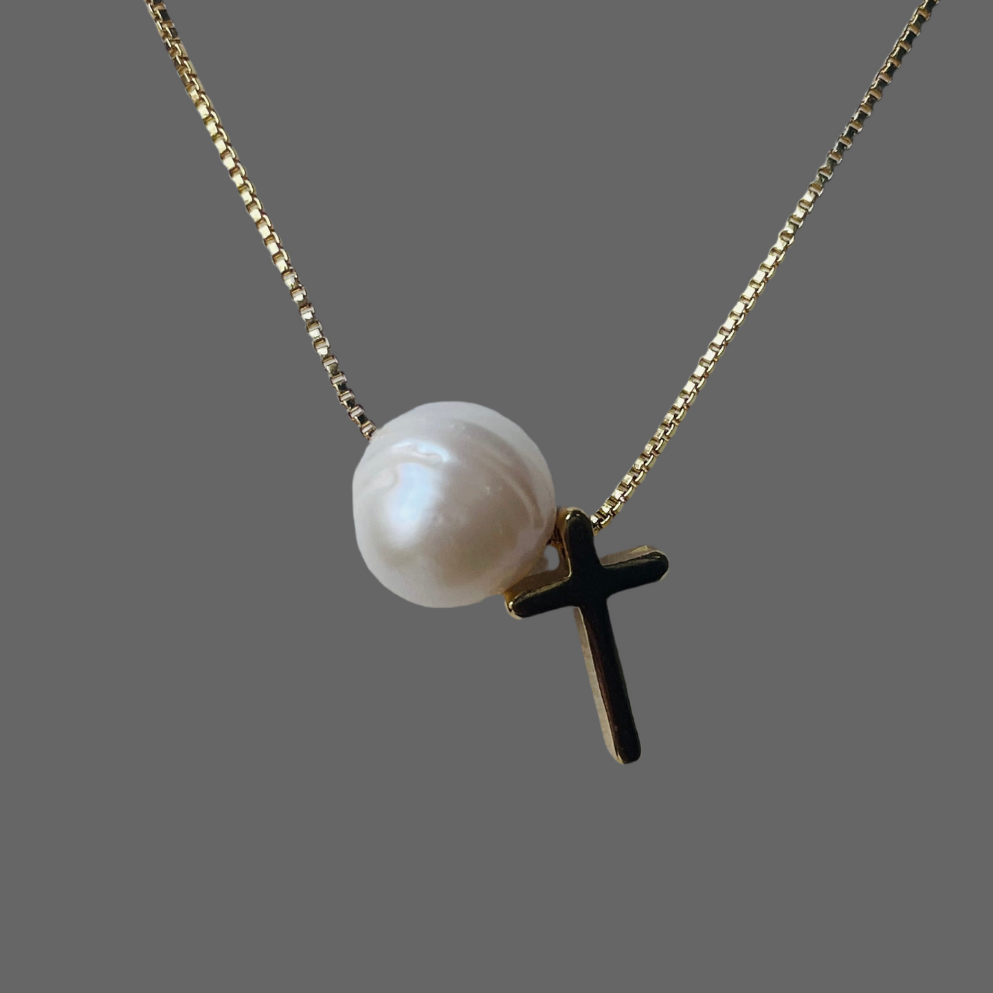 Pearl and cross adjustable necklace