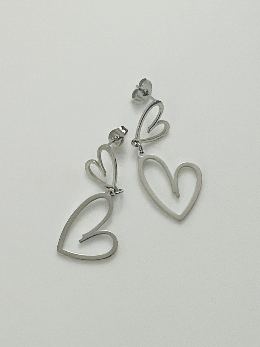 Hearts stud earrings