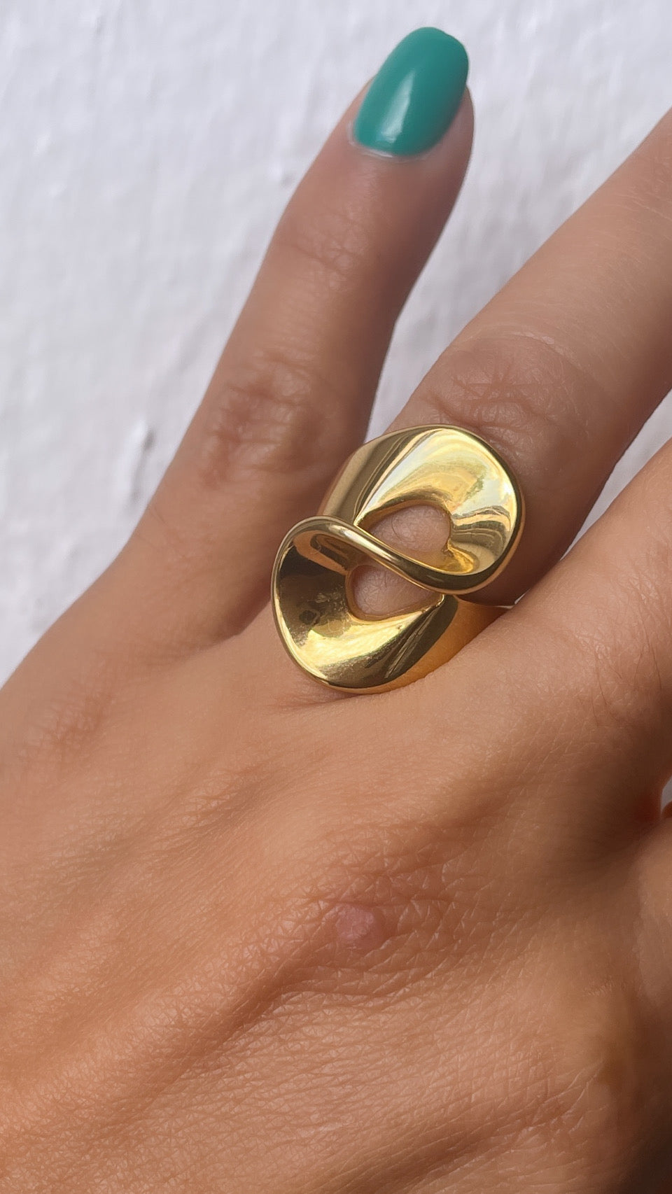 Swirly golden ring