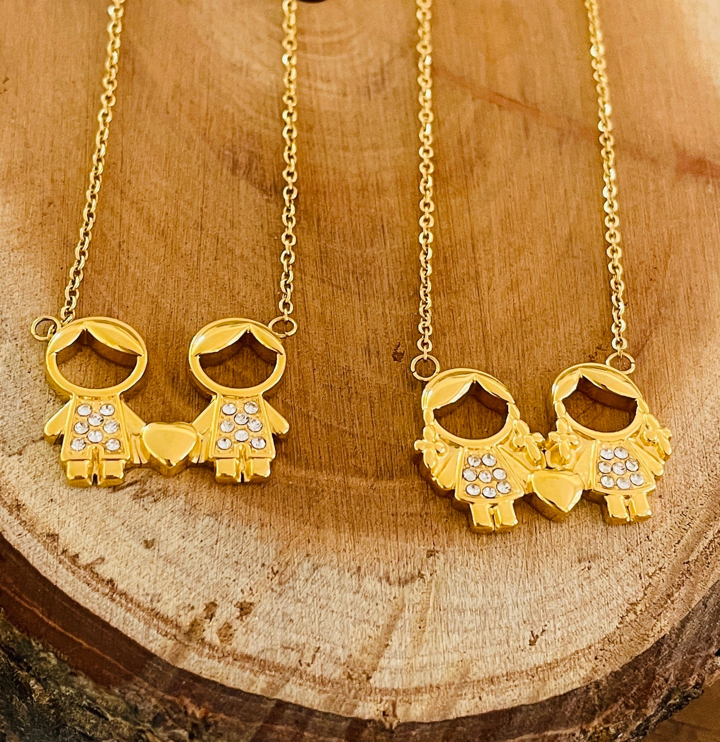 Sisters gold necklace