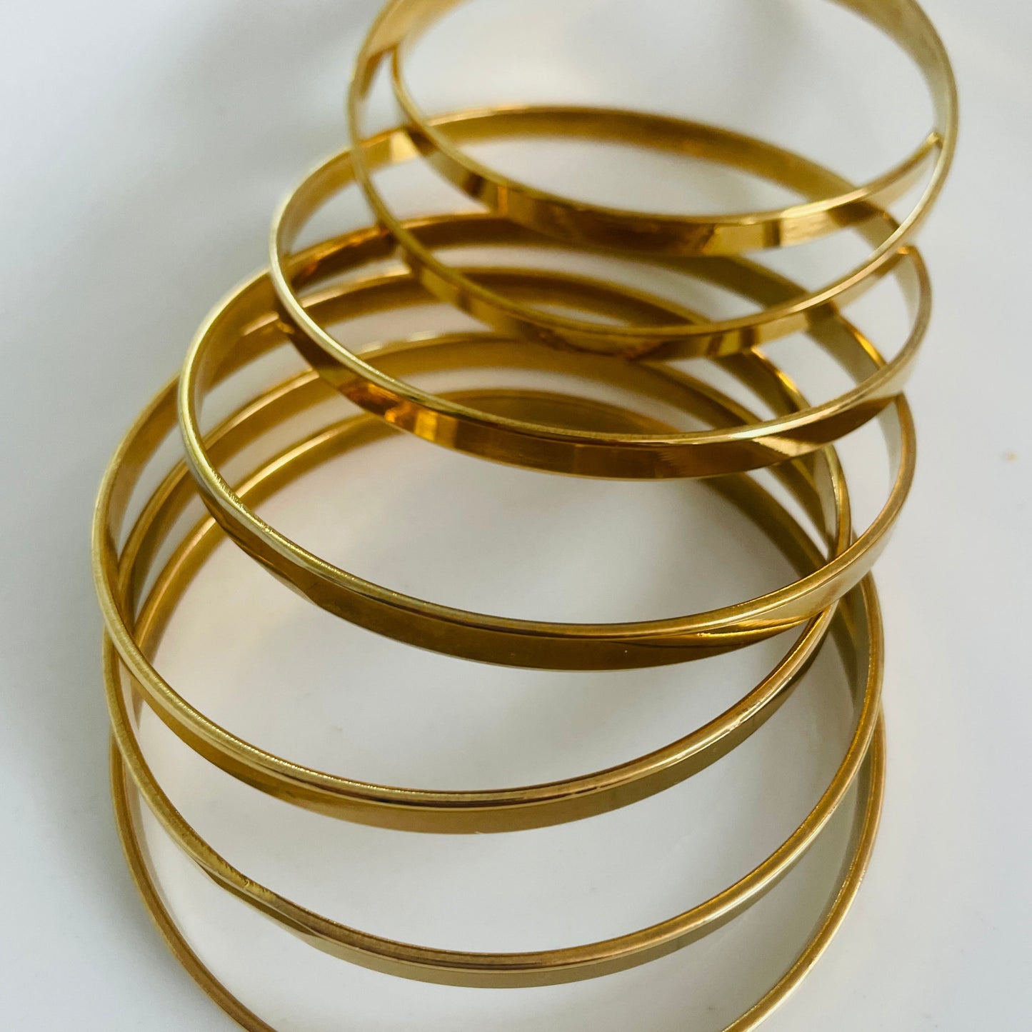 Round gold bracelet set