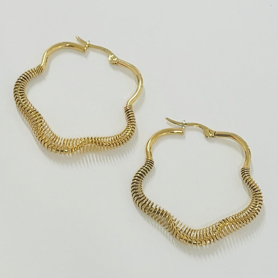 Flower gold hoops