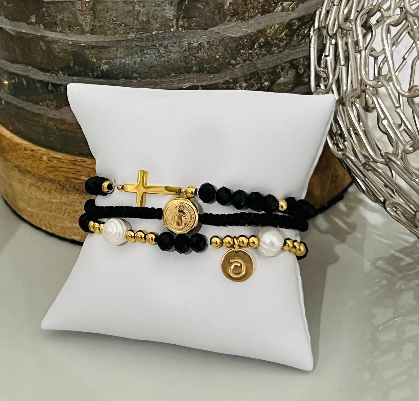 Gold/ black/ pearl bracelet