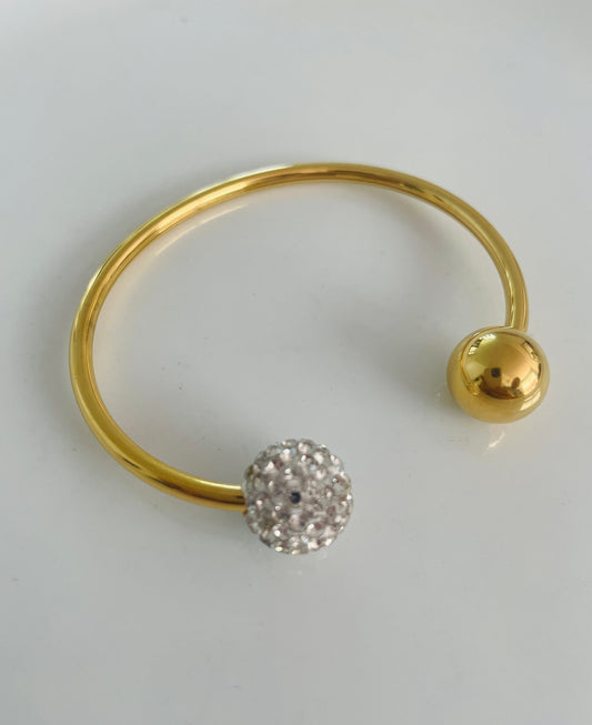 Rhinestone circle gold bangle