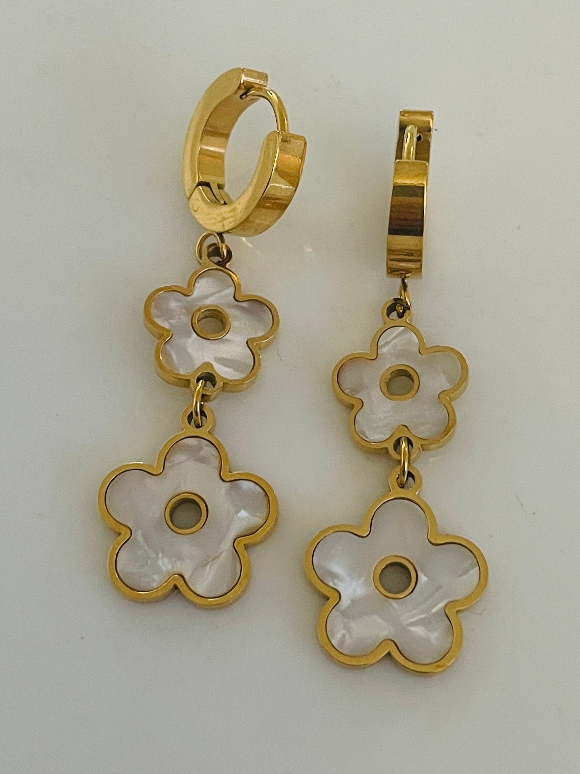 White flowers earrings