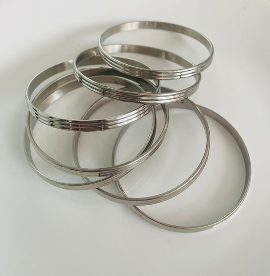 Silver bangle set