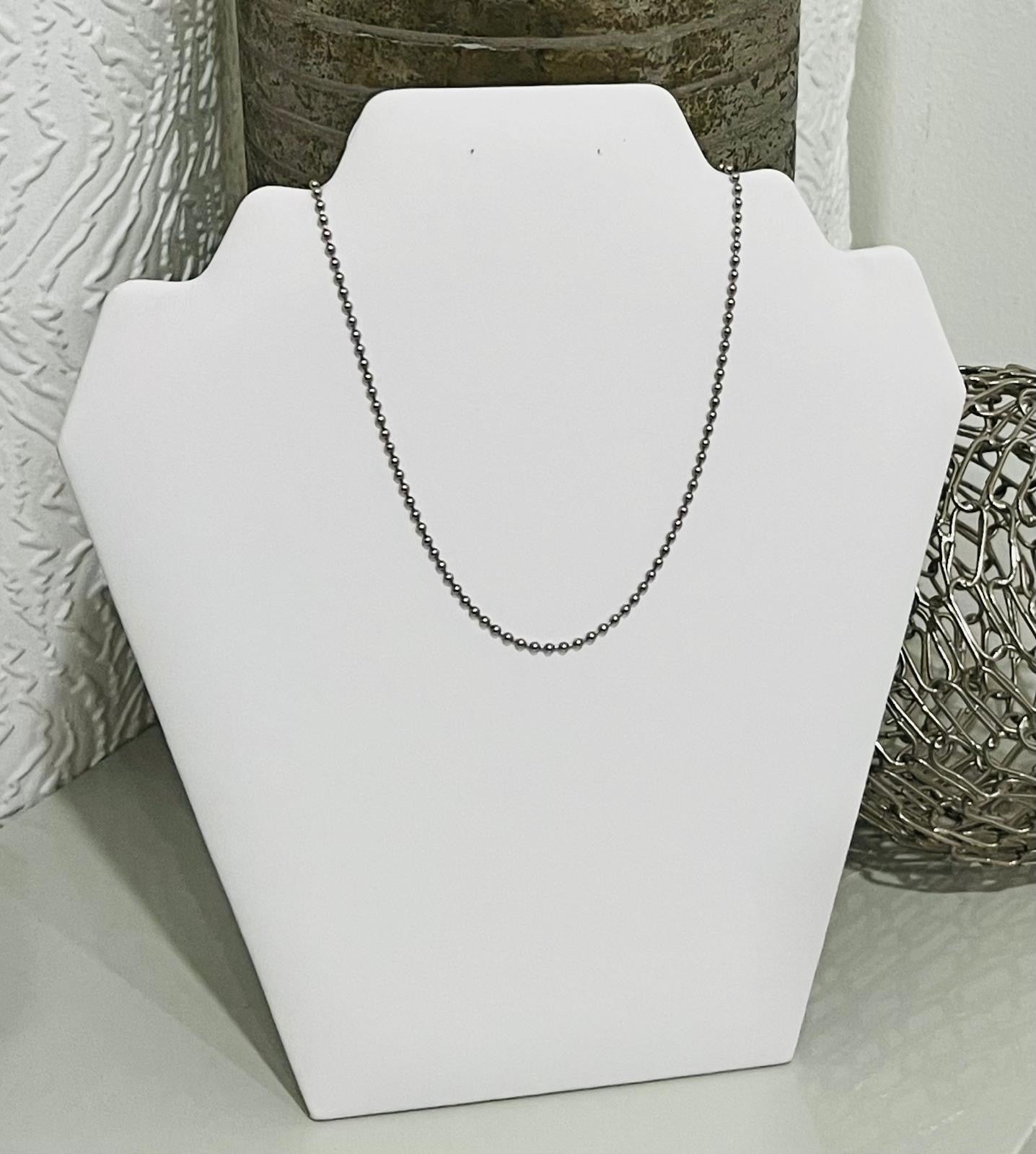 Minimalist silver necklace