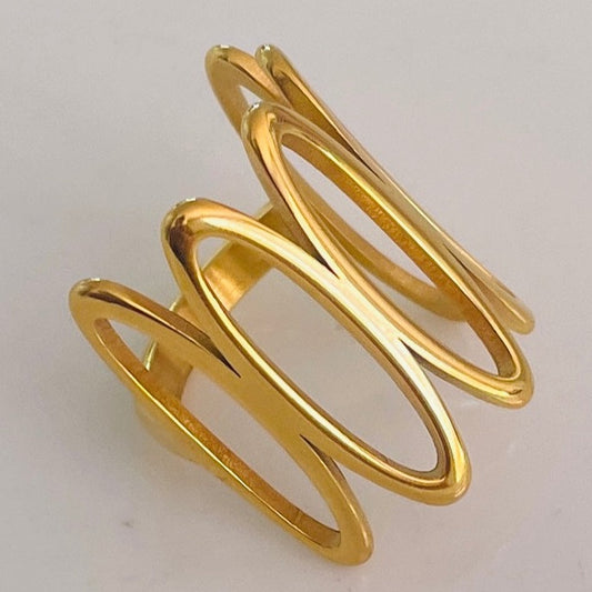 Oval gold ring