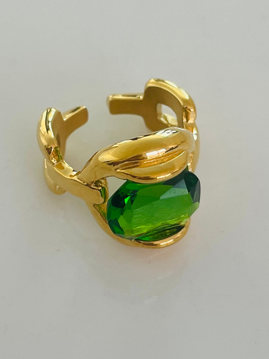 Looks green gold ring