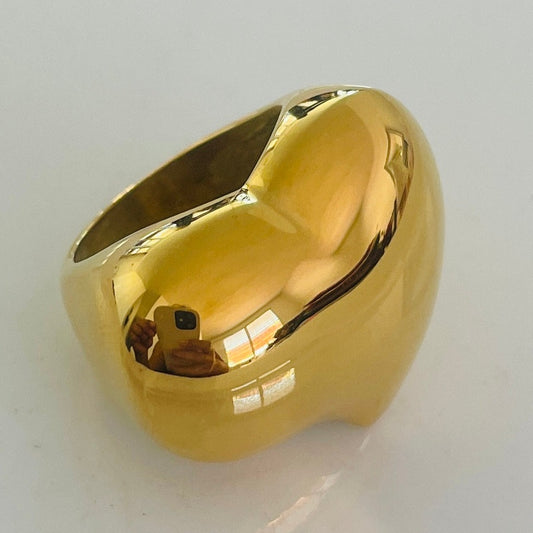 Beautiful chunky heart gold ring