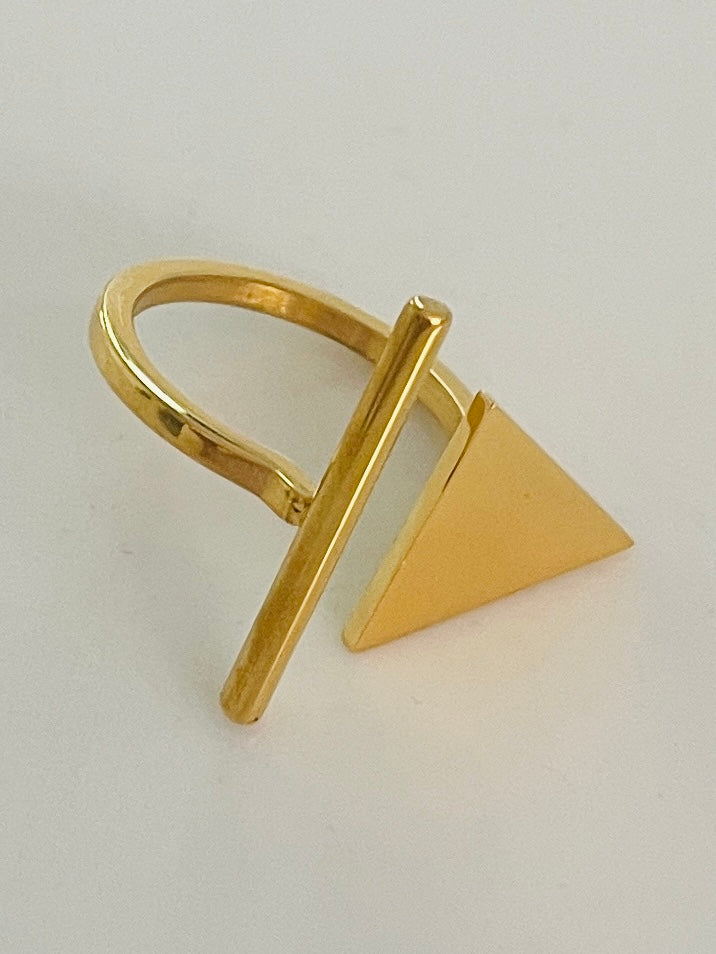 Geometric gold ring