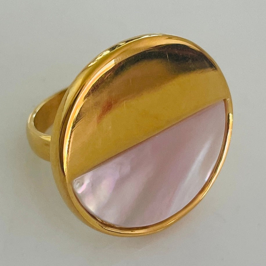 Circle half mop gold ring