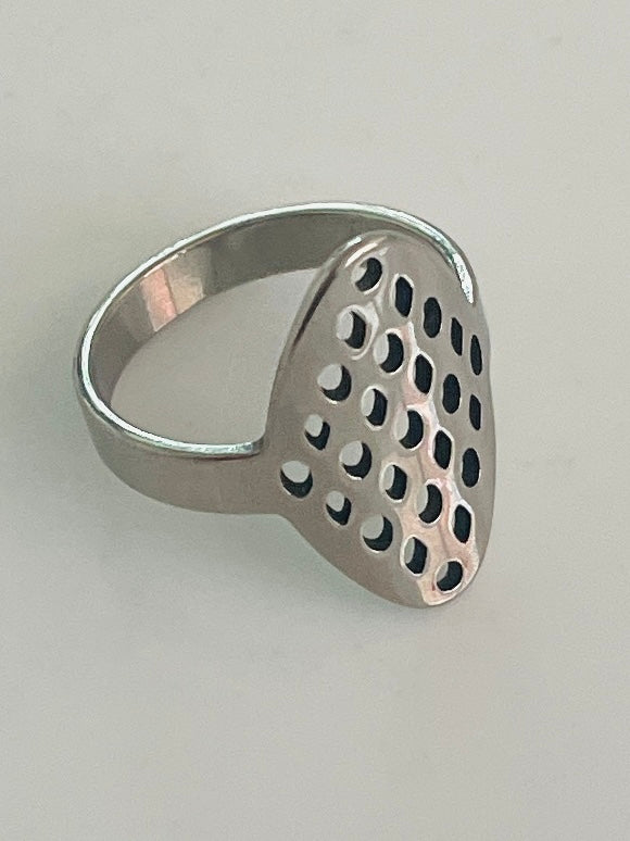 Waffled silver ring