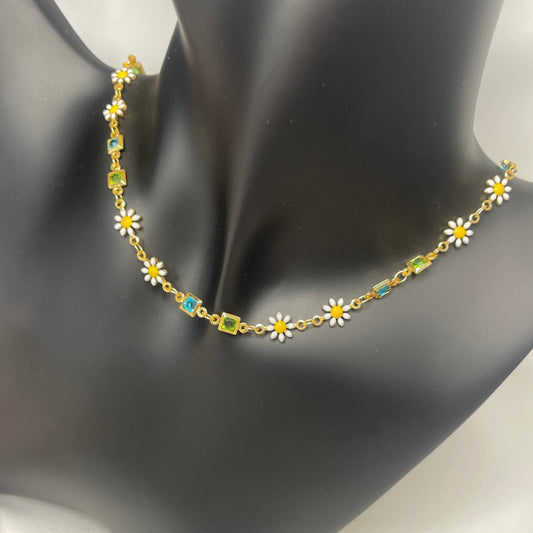 Get me a Daisy necklace